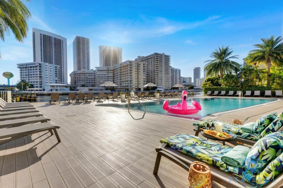 Balcony - Pool - Near Beach - Gym Hallandale Beach Esterno foto
