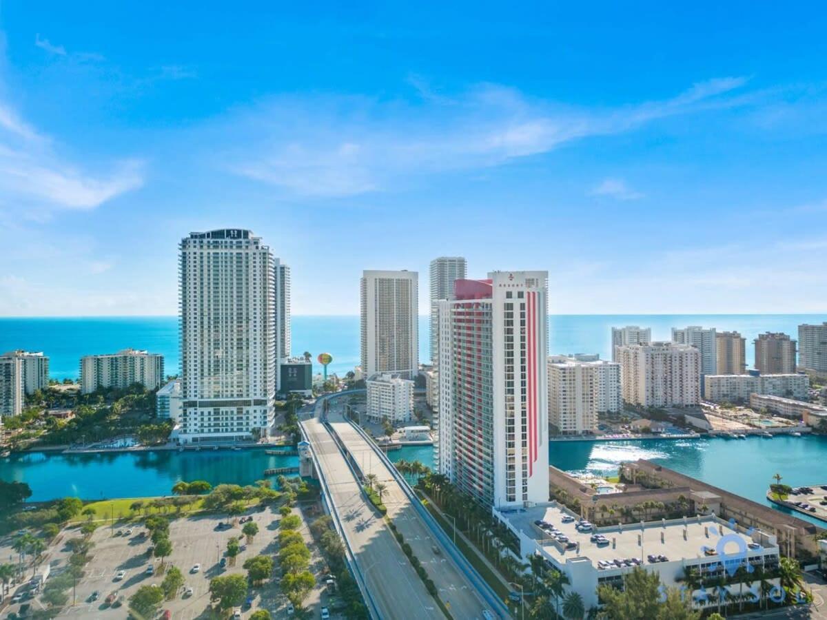 Balcony - Pool - Near Beach - Gym Hallandale Beach Esterno foto