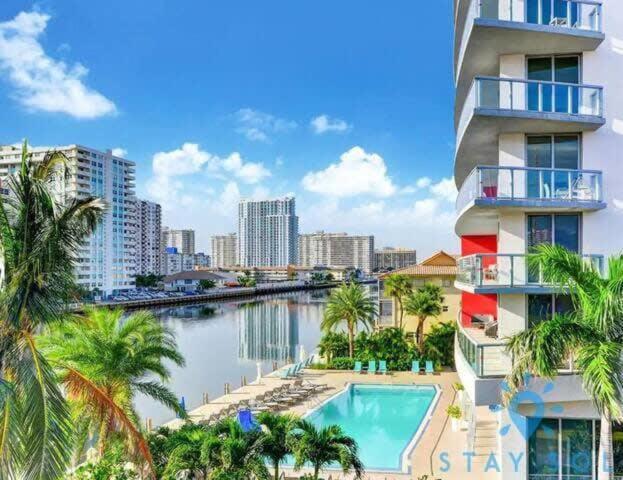 Balcony - Pool - Near Beach - Gym Hallandale Beach Esterno foto