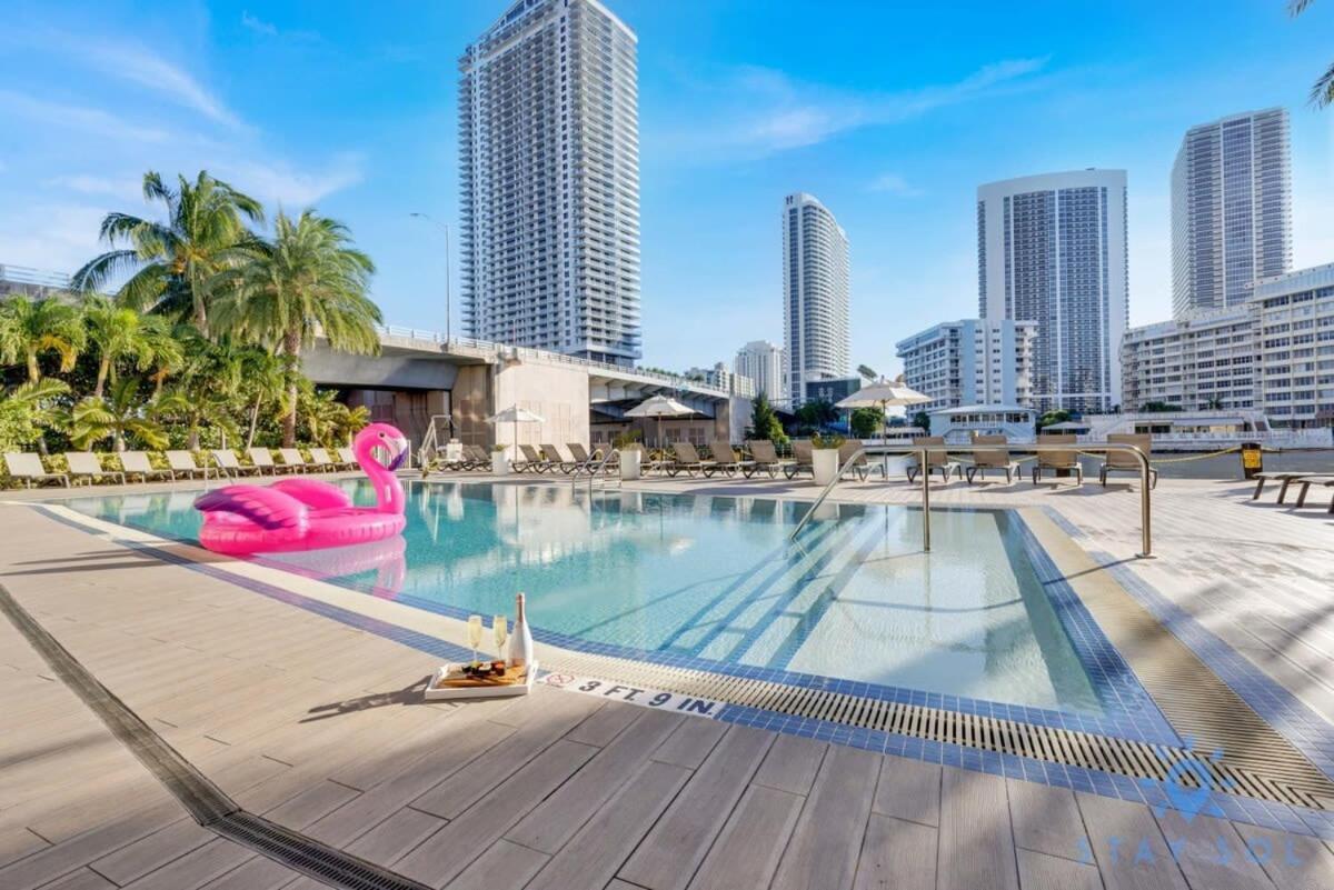 Balcony - Pool - Near Beach - Gym Hallandale Beach Esterno foto