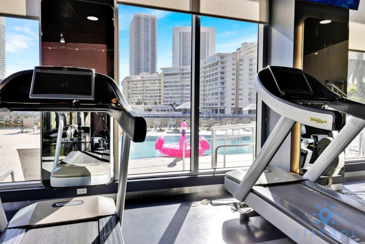Balcony - Pool - Near Beach - Gym Hallandale Beach Esterno foto