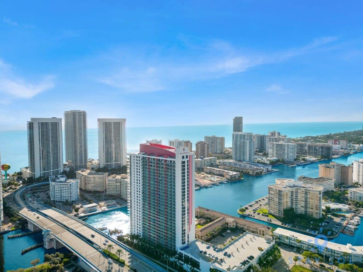 Balcony - Pool - Near Beach - Gym Hallandale Beach Esterno foto