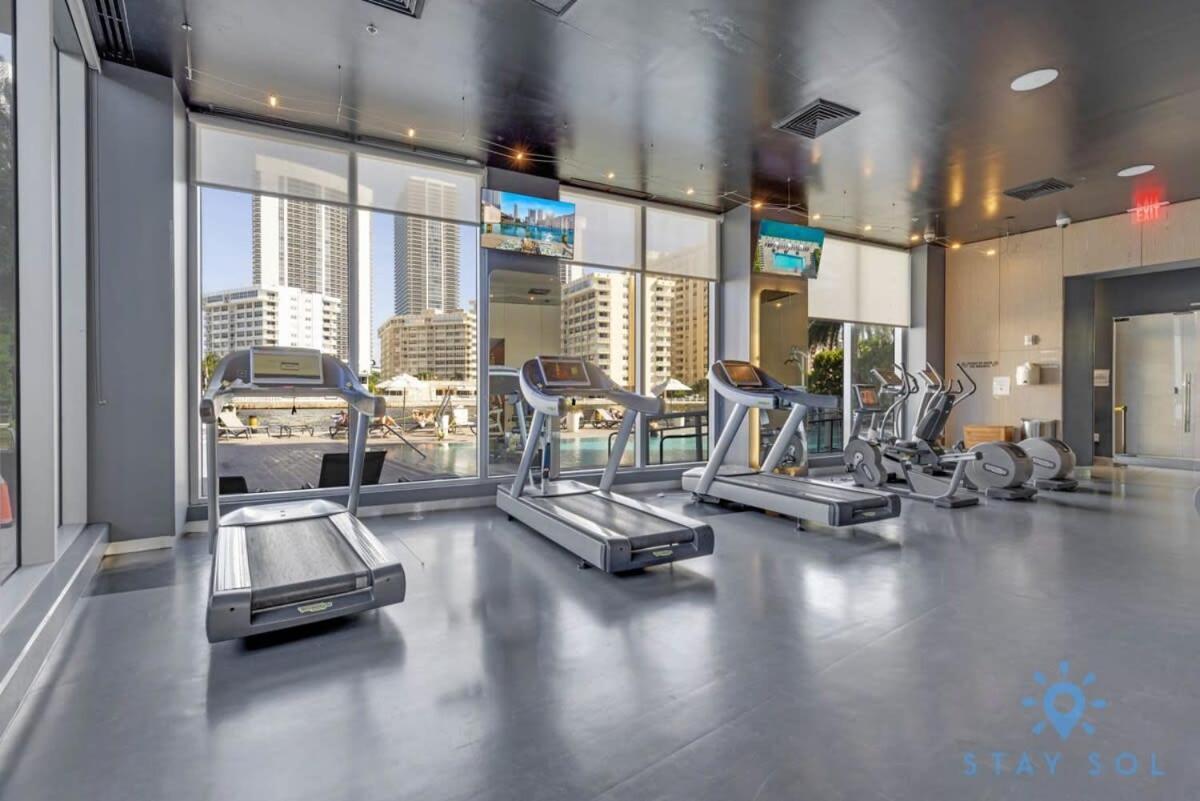 Balcony - Pool - Near Beach - Gym Hallandale Beach Esterno foto