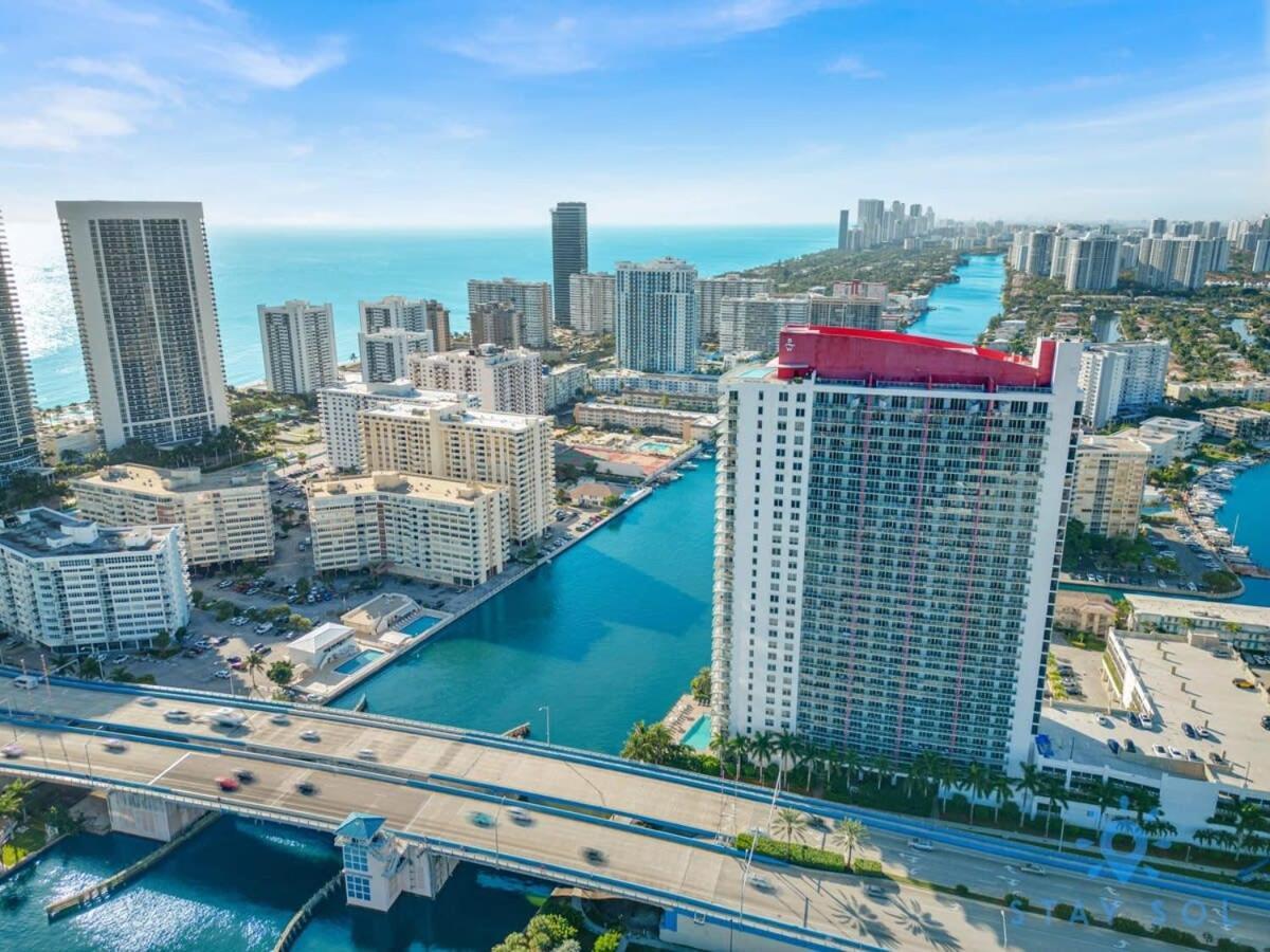 Balcony - Pool - Near Beach - Gym Hallandale Beach Esterno foto